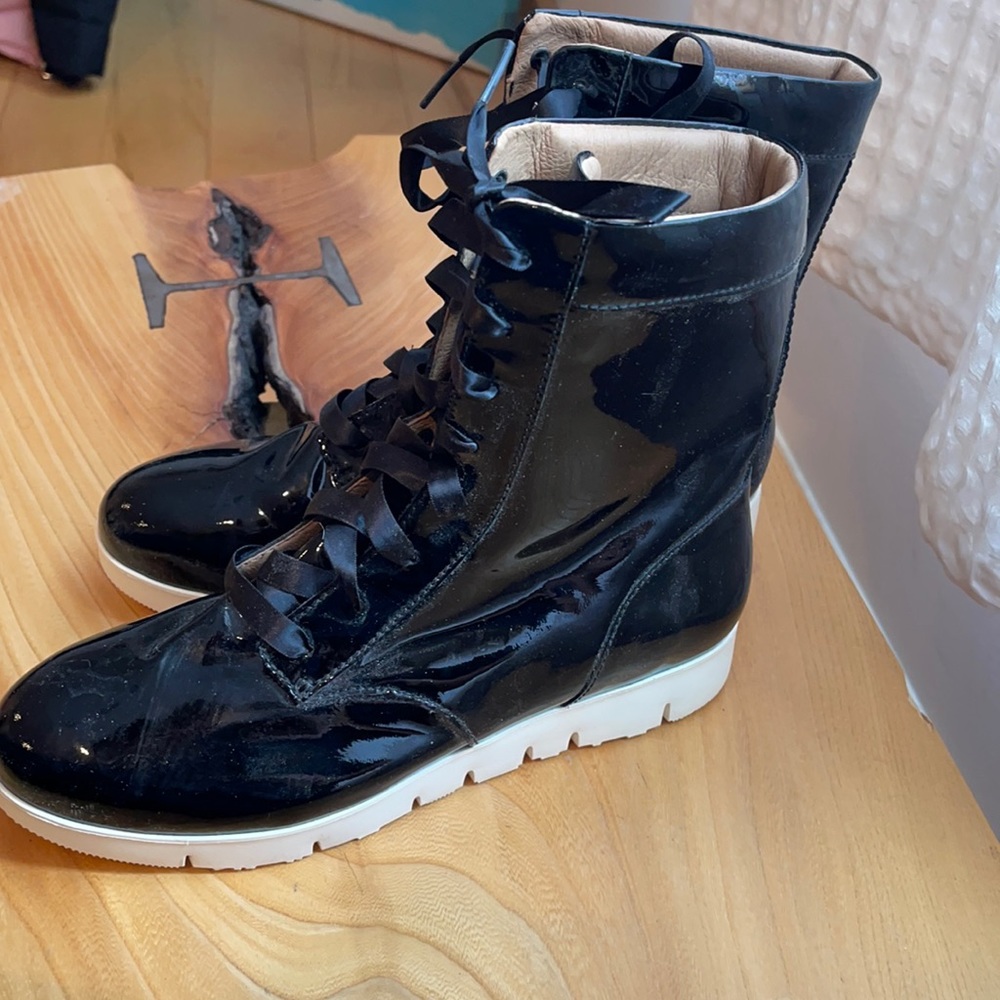 Tsubo woman’s boots